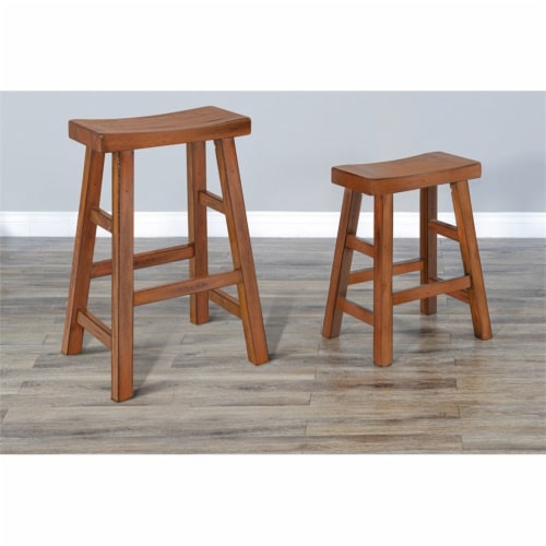 Sunny Designs 30 Saddle Seat Transitional Mahogany Wood Stool In Rustic